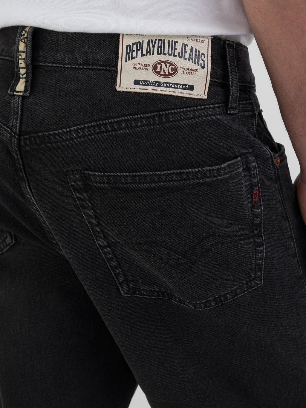 REPLAY M9Z1 STRAIGHT FIT JEANS